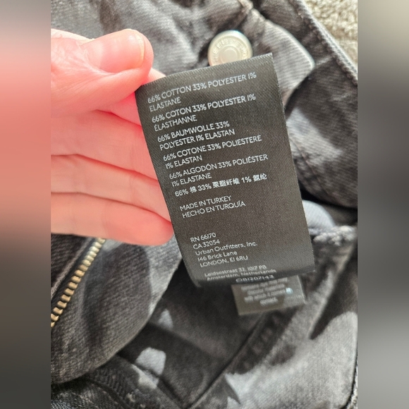 We The Free women's black denim bell bottom flate jeans | size 28 - Picture 6 of 7